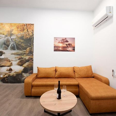 Apartman Cezar Apartment Rijeka Bagian luar foto