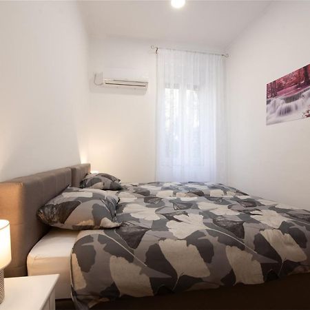 Apartman Cezar Apartment Rijeka Bagian luar foto