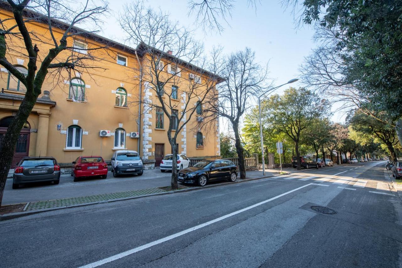 Apartman Cezar Apartment Rijeka Bagian luar foto