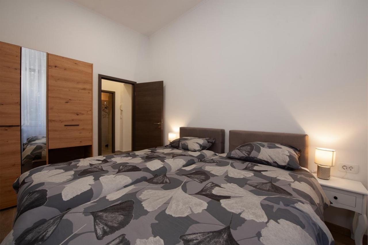 Apartman Cezar Apartment Rijeka Bagian luar foto