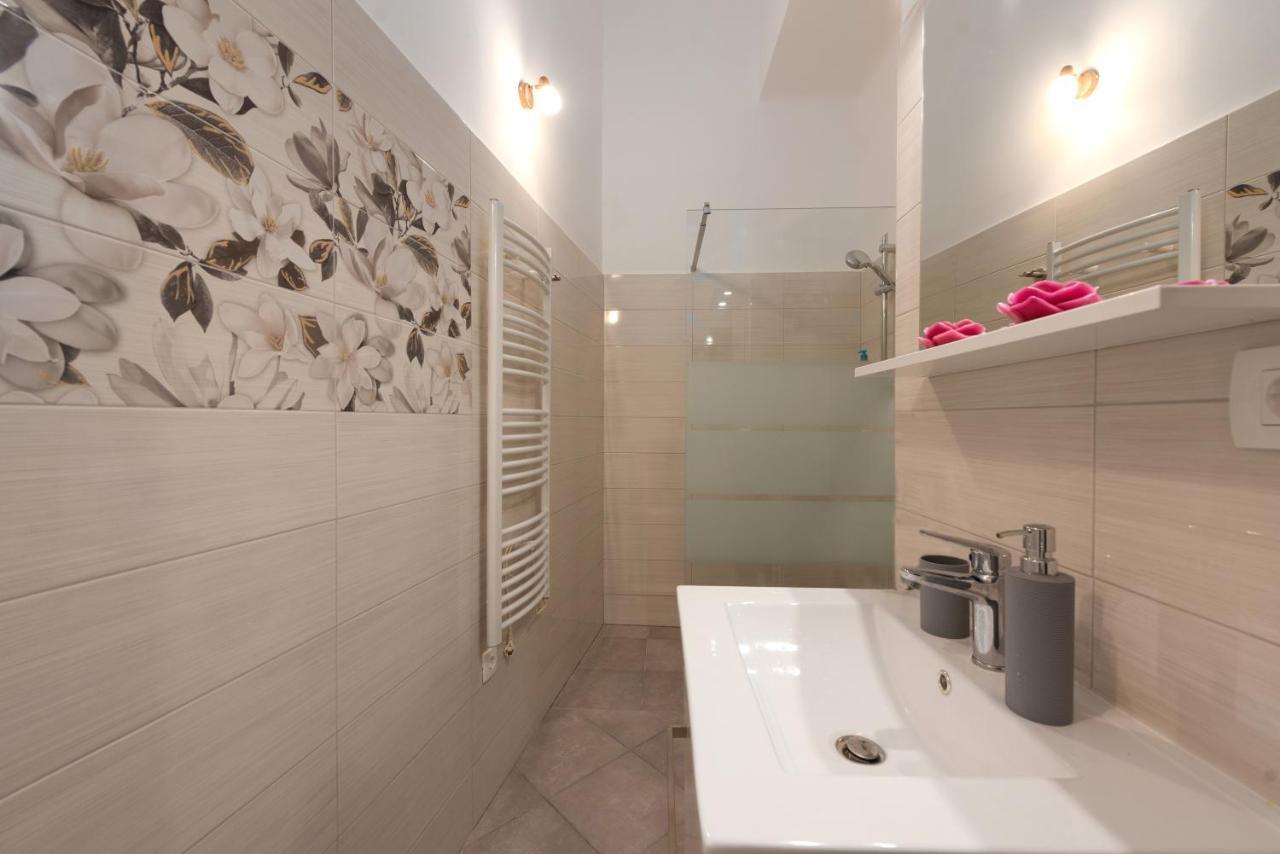 Apartman Cezar Apartment Rijeka Bagian luar foto