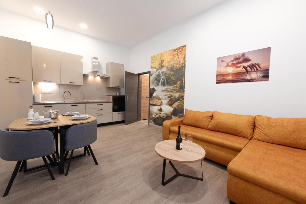 Apartman Cezar Apartment Rijeka Bagian luar foto