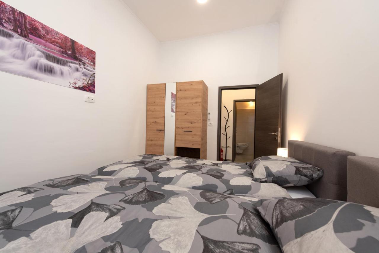Apartman Cezar Apartment Rijeka Bagian luar foto