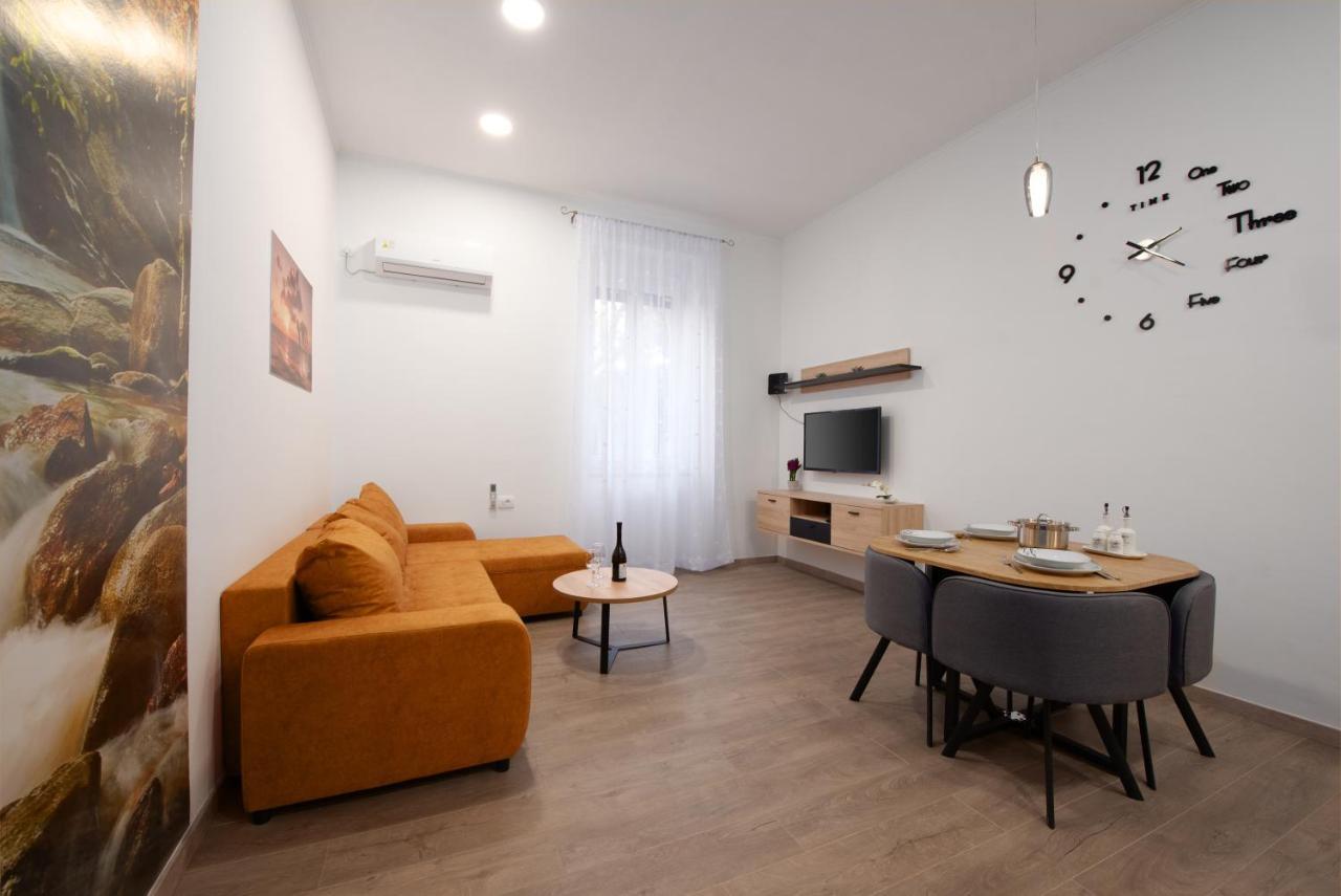 Apartman Cezar Apartment Rijeka Bagian luar foto
